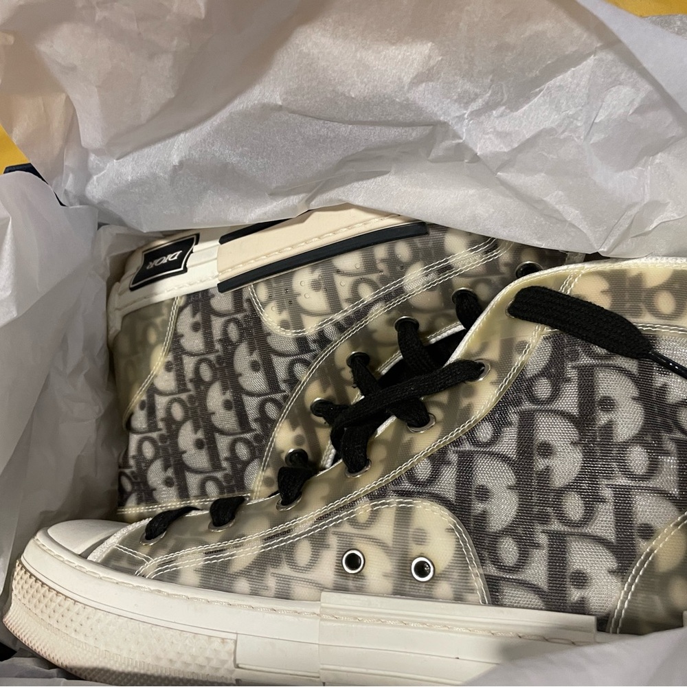 Christian Dior Stylish Black and White Skull Sneakers - Picture 2 of 5